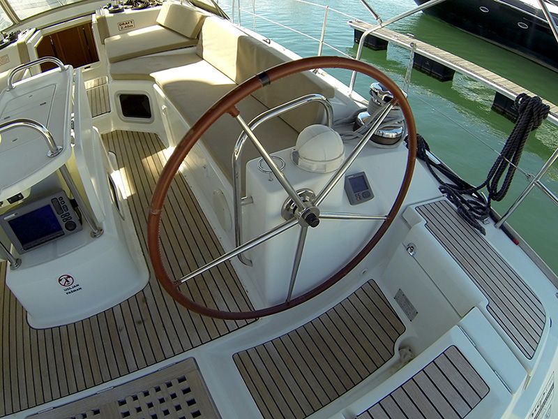 Jeanneau 53