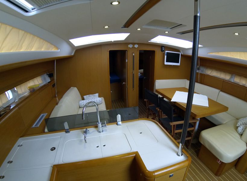 Jeanneau 53