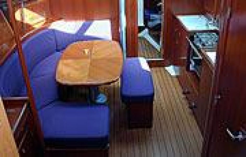 Oceanis 37