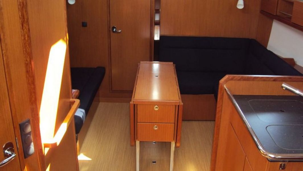Bavaria Cruiser 36 