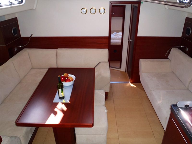 Hanse 545