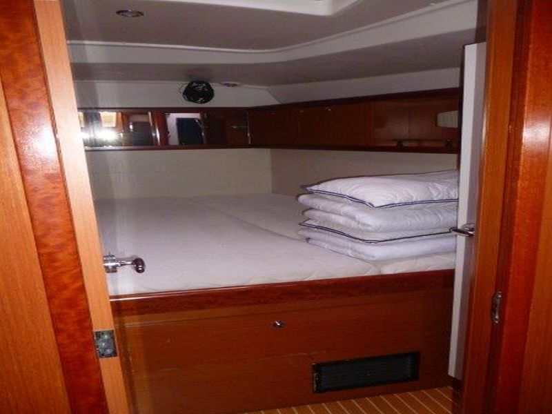 Oceanis 54