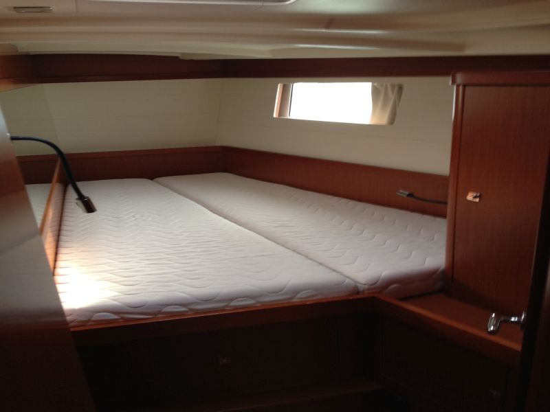 Oceanis 48
