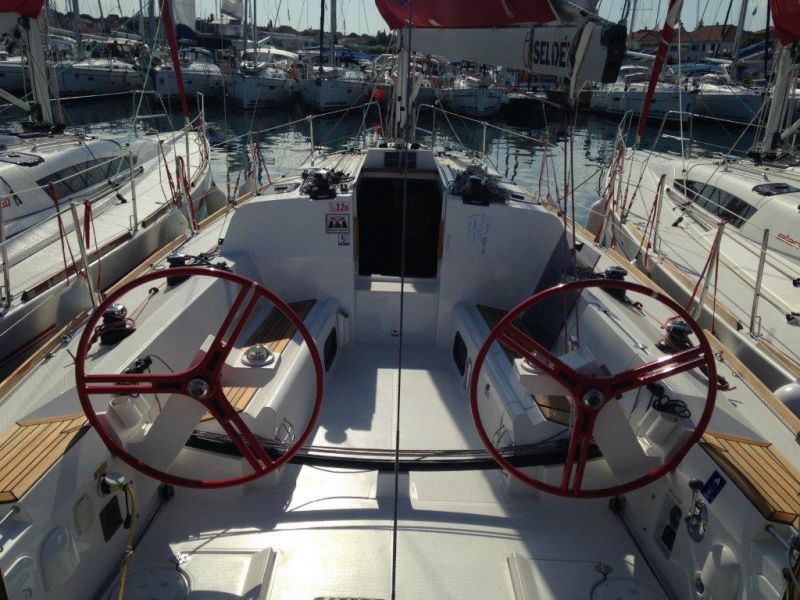 Elan 350