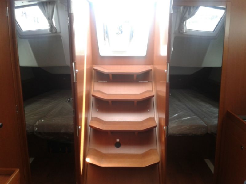 Oceanis 37