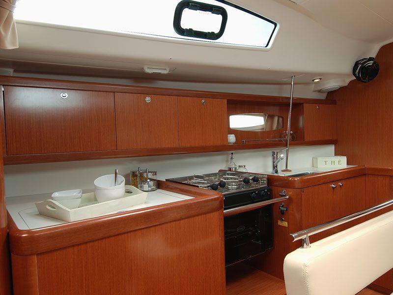 Oceanis 43
