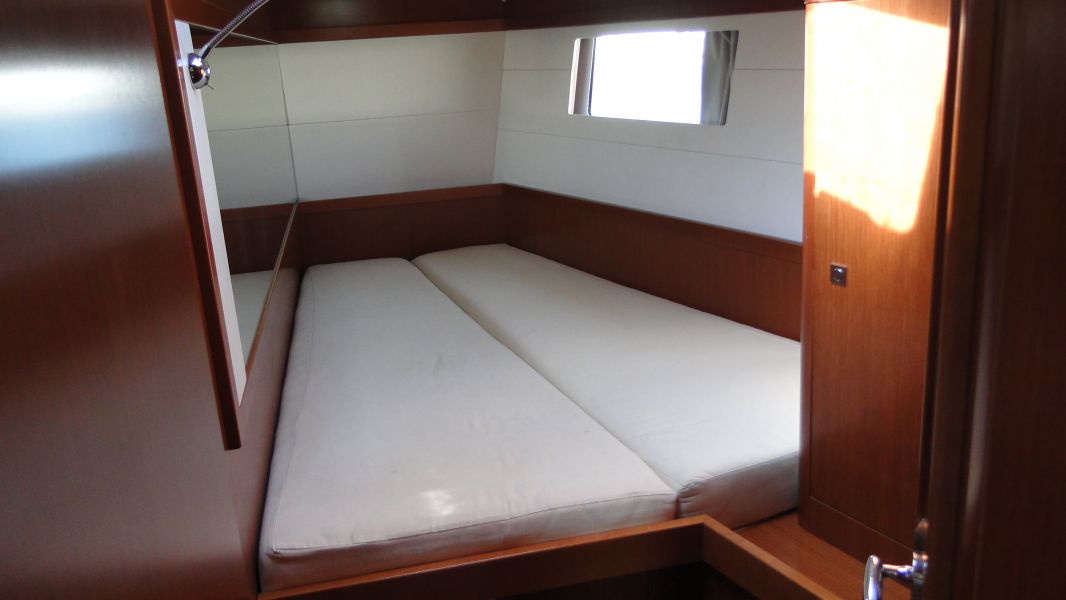 Oceanis 48