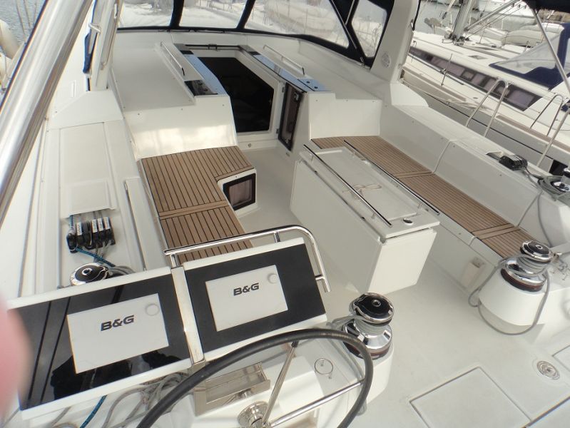 Oceanis 55