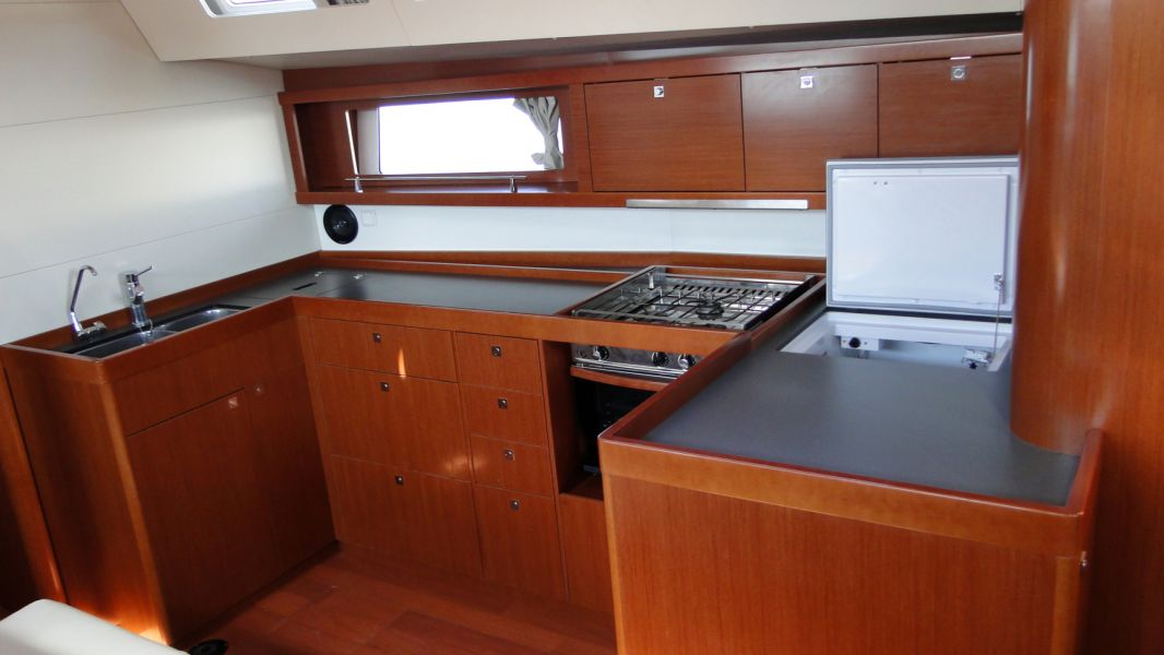 Oceanis 48
