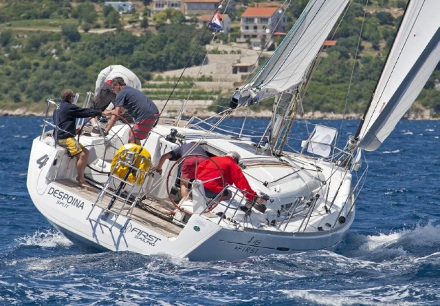 Beneteau First 45