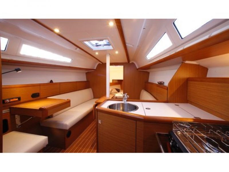 Sun Odyssey 33i