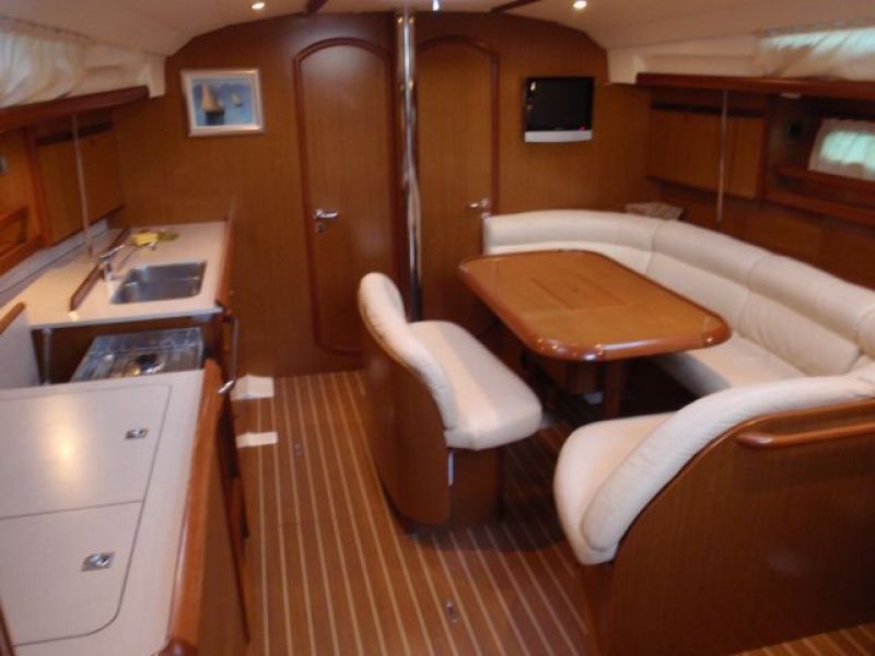 Sun Odyssey 45