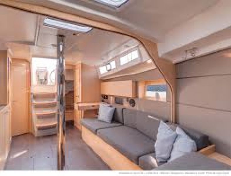 Oceanis 38