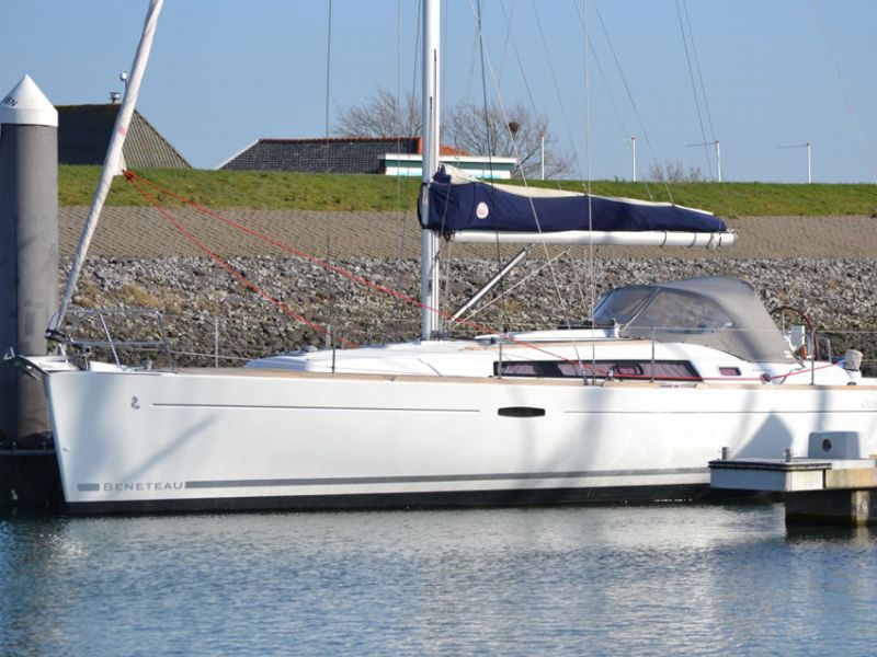 Oceanis 37