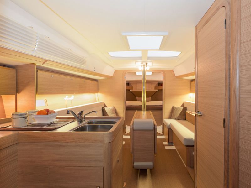 Dufour 350