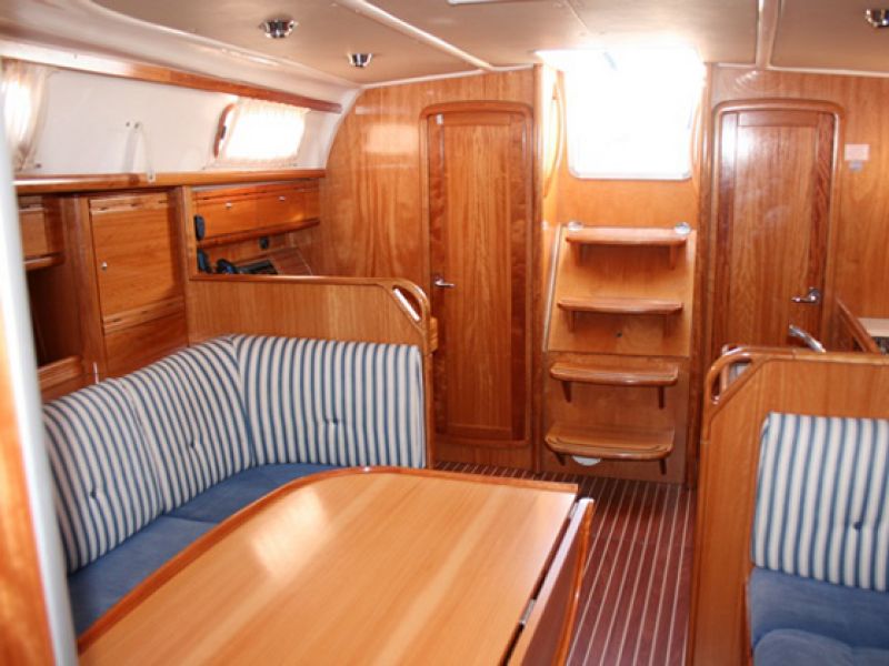 Bavaria 37 cruiser