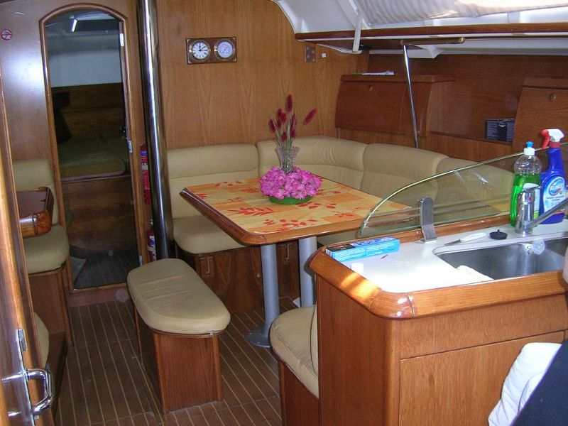 Sun Odyssey 40