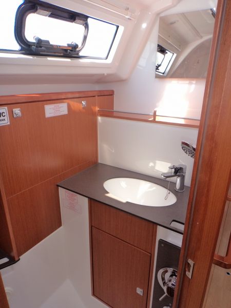 Bavaria Cruiser 37