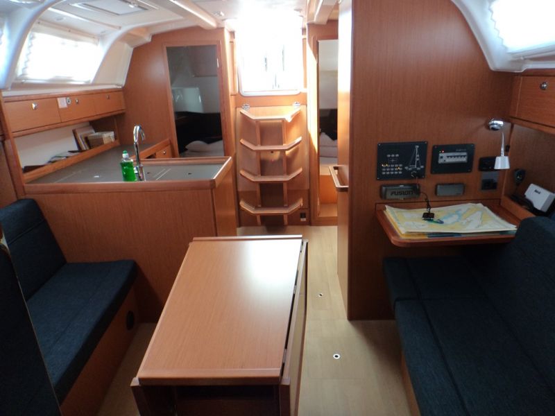 Bavaria Cruiser 37