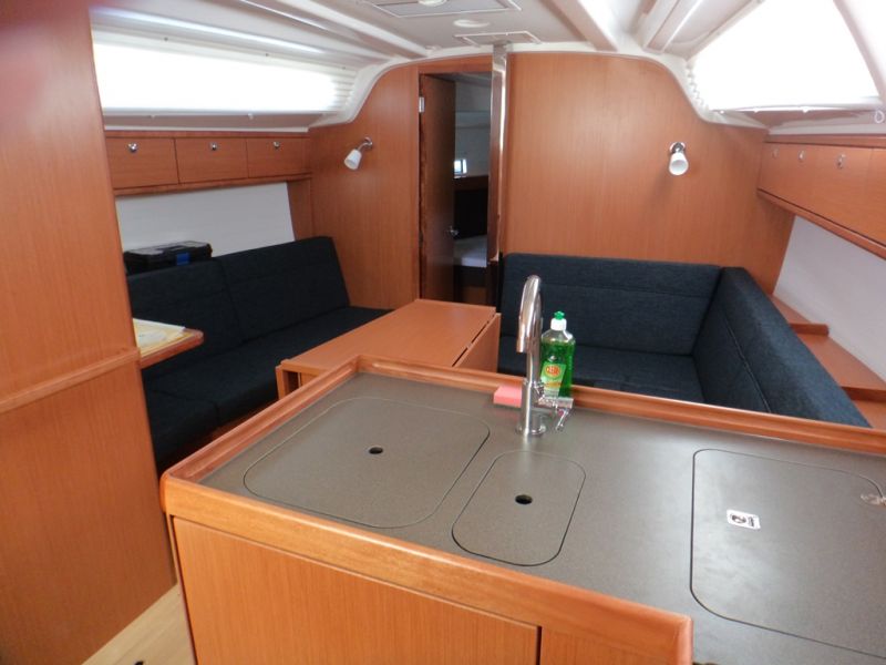 Bavaria Cruiser 37