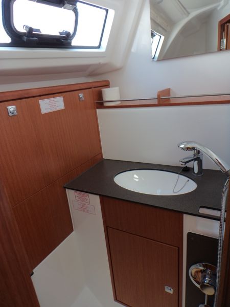Bavaria Cruiser 37