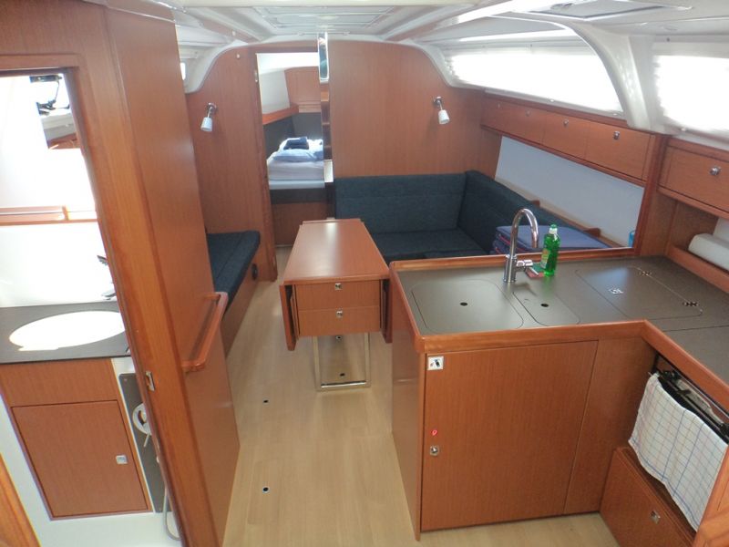 Bavaria Cruiser 37