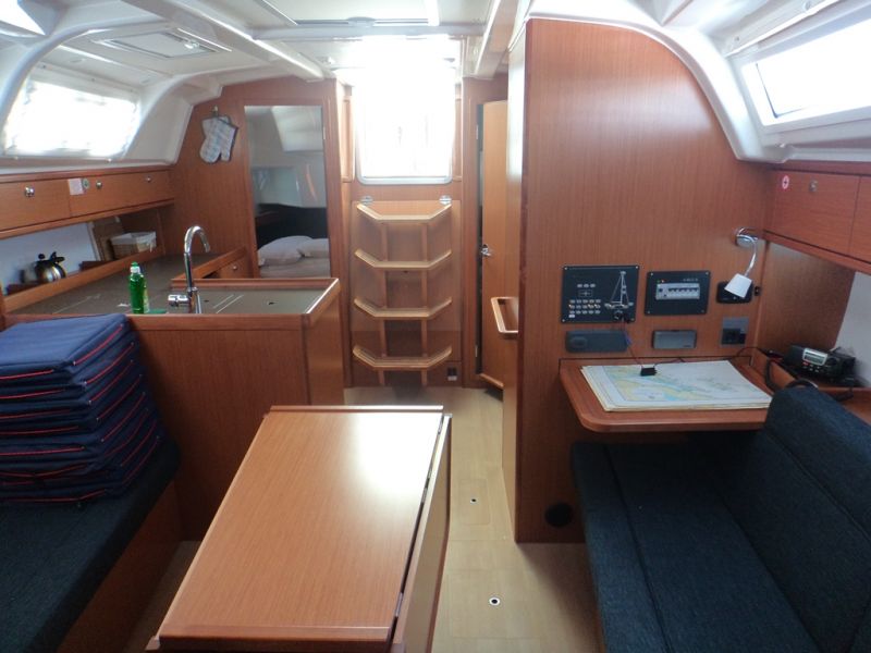 Bavaria Cruiser 37