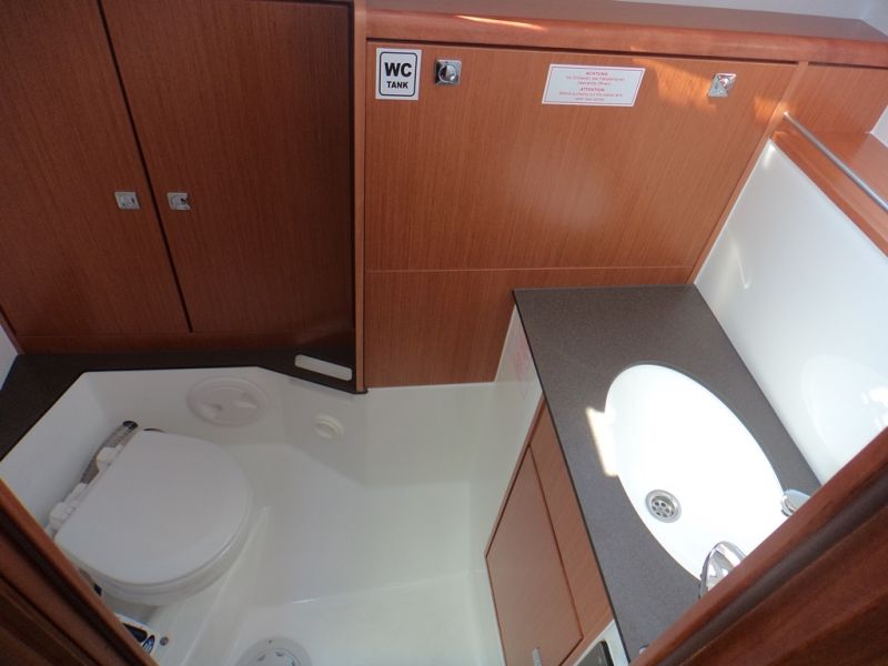 Bavaria Cruiser 37