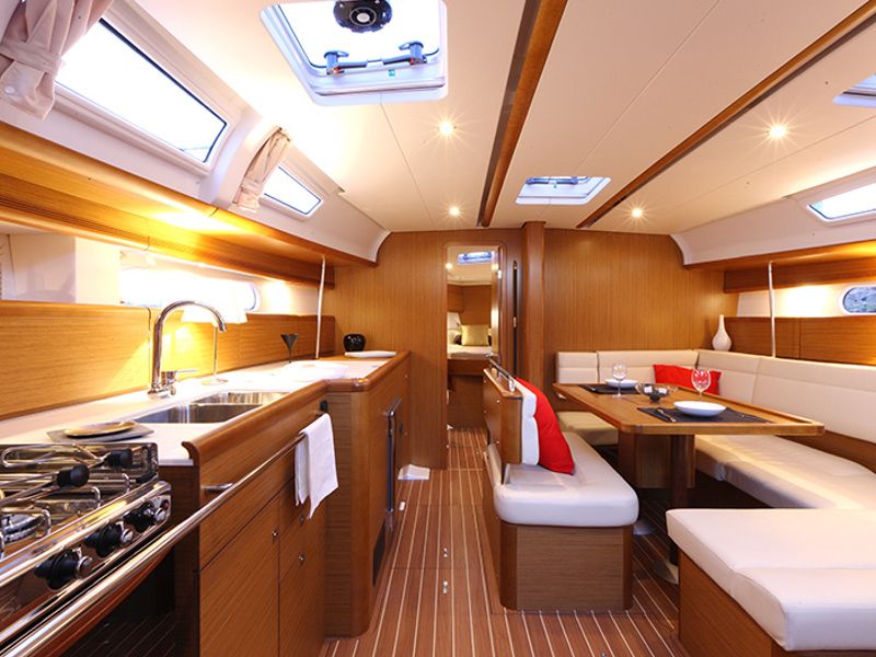 Sun Odyssey 44i
