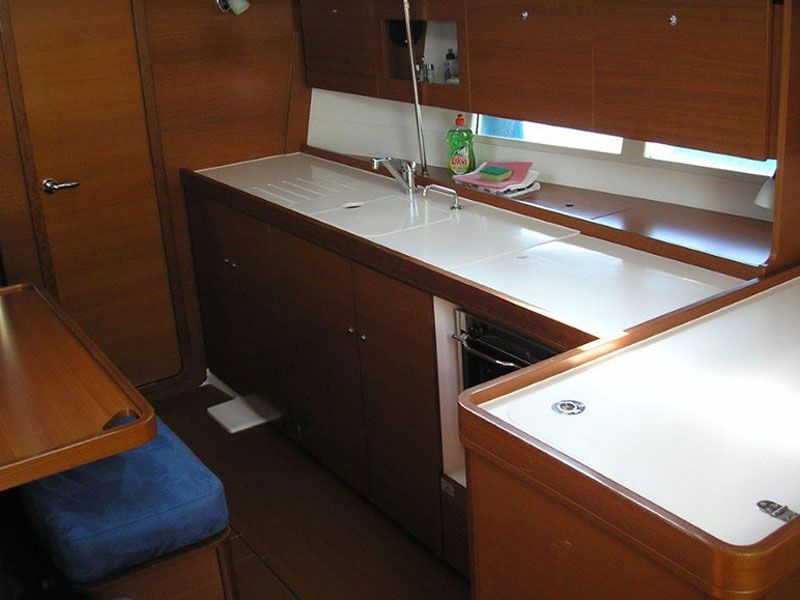 Dufour 375