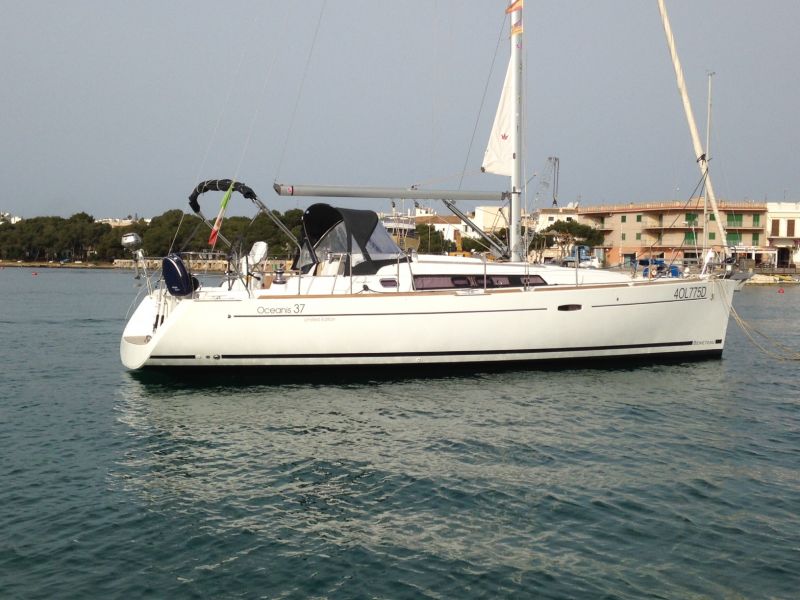Oceanis 37