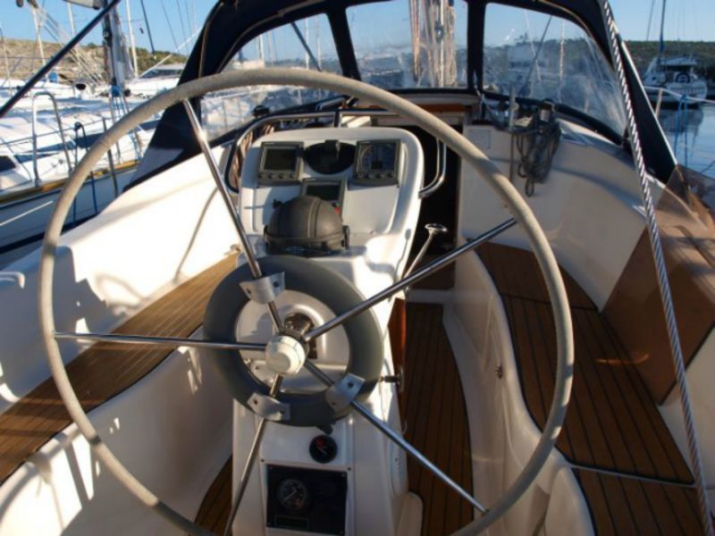 Bavaria 32