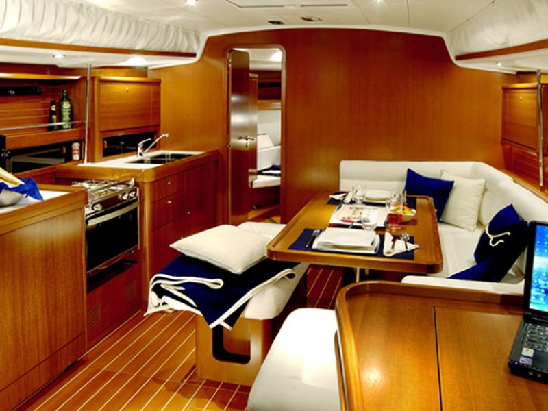 Grand Soleil 37