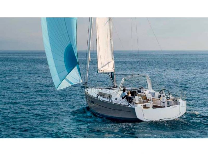 Oceanis 38