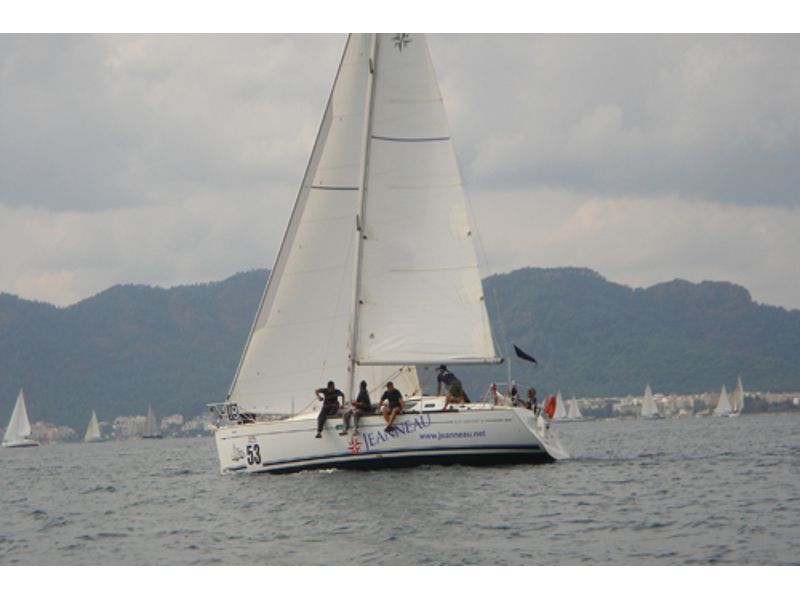 Sun Odyssey 35