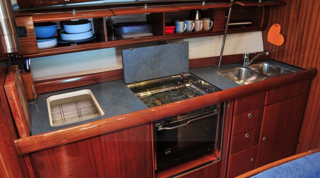 Bavaria 38
