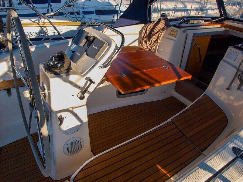 Bavaria 32