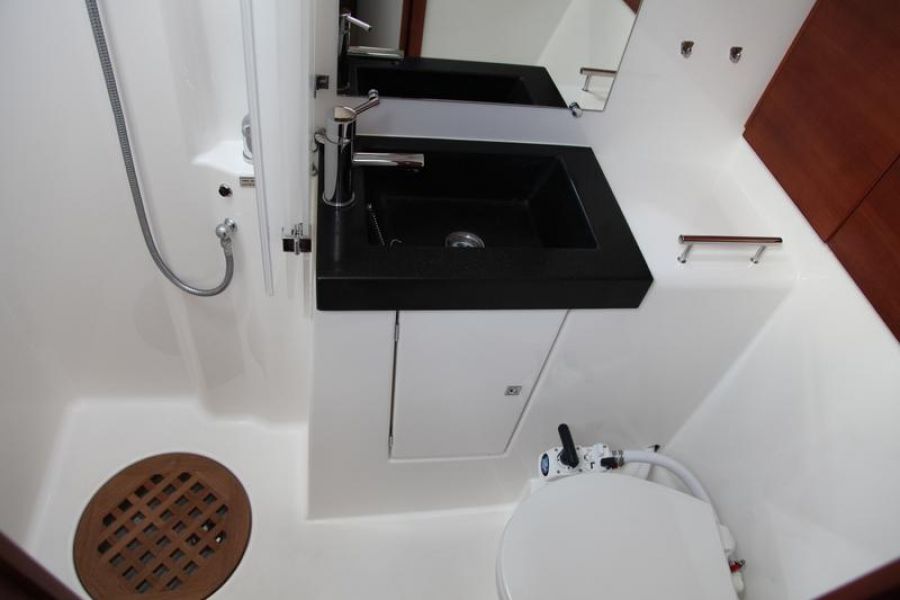 Dufour 45E