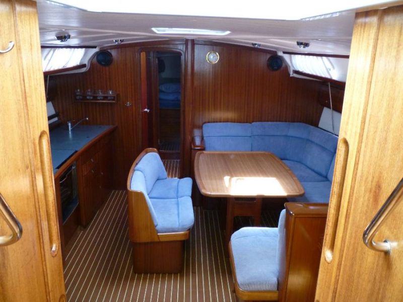 Bavaria 44