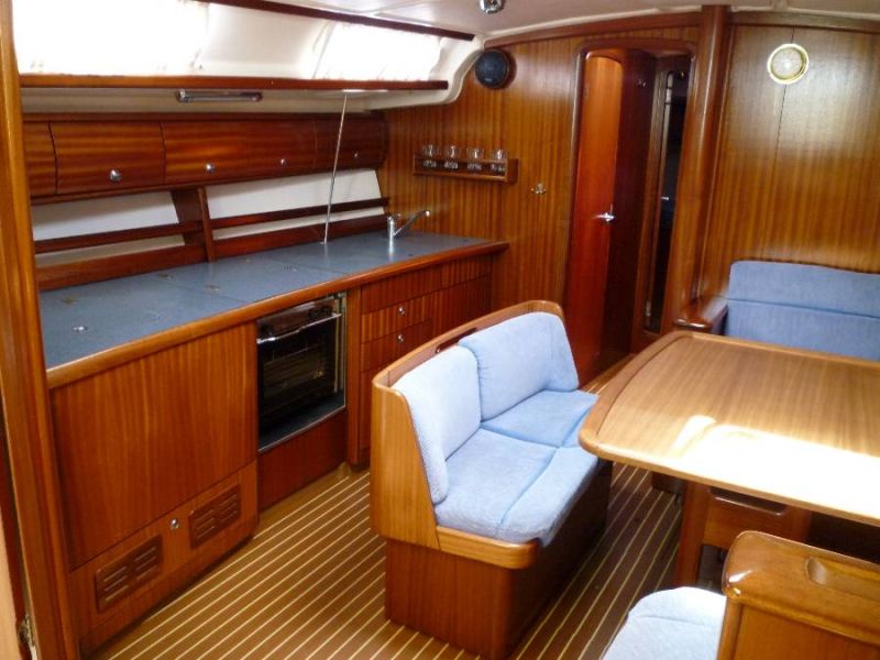 Bavaria 44