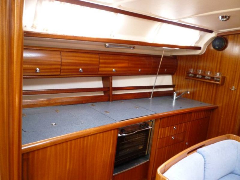 Bavaria 44