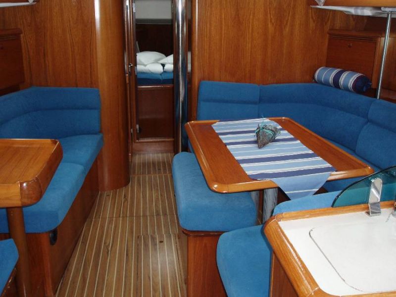 Sun Odyssey 43