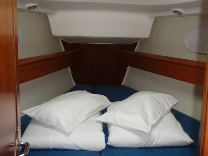 Sun Odyssey 43