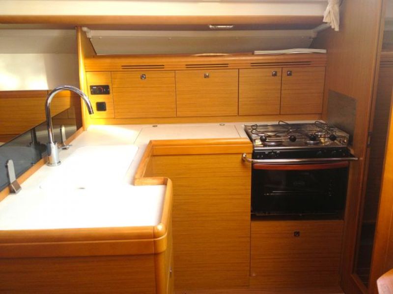 Sun Odyssey 42i