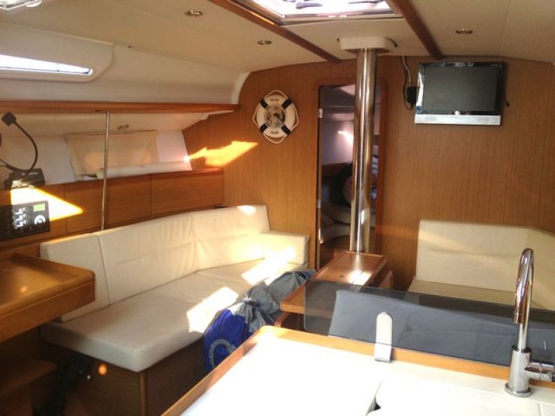 Sun Odyssey 42i