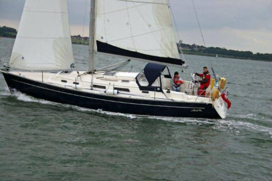 Hanse 371