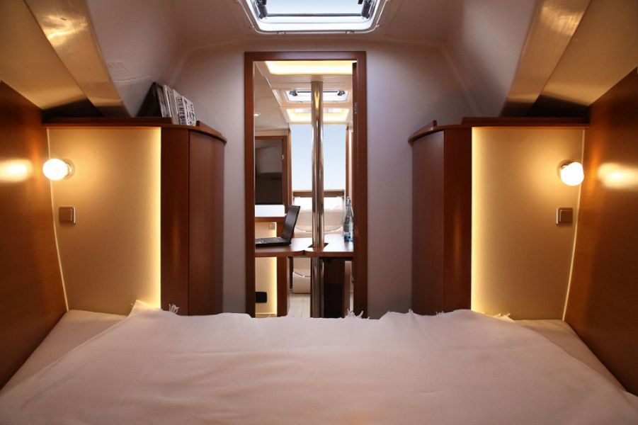 Hanse 325