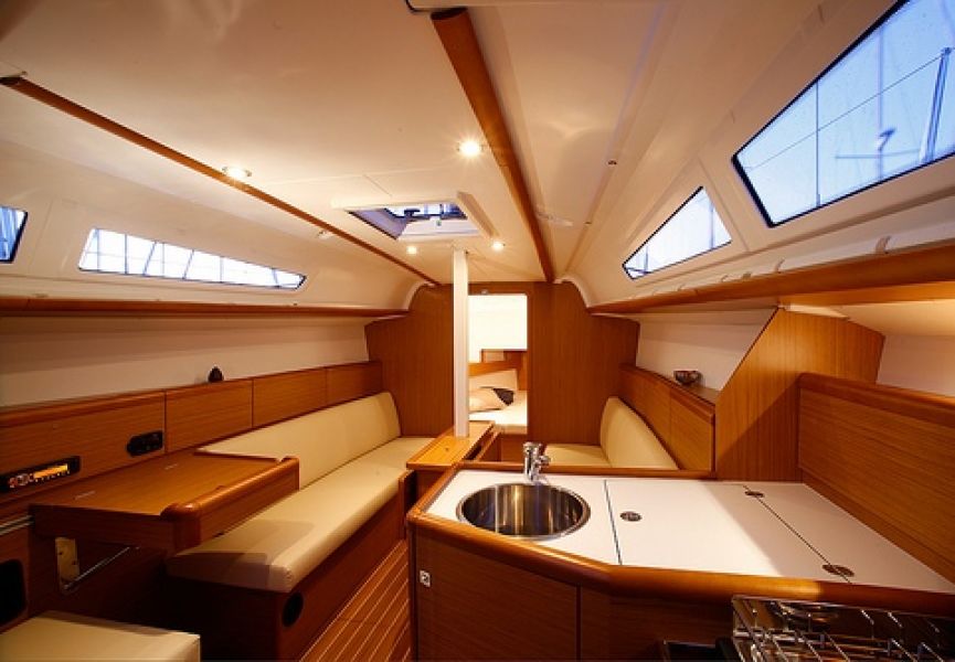 Sun Odyssey 33i