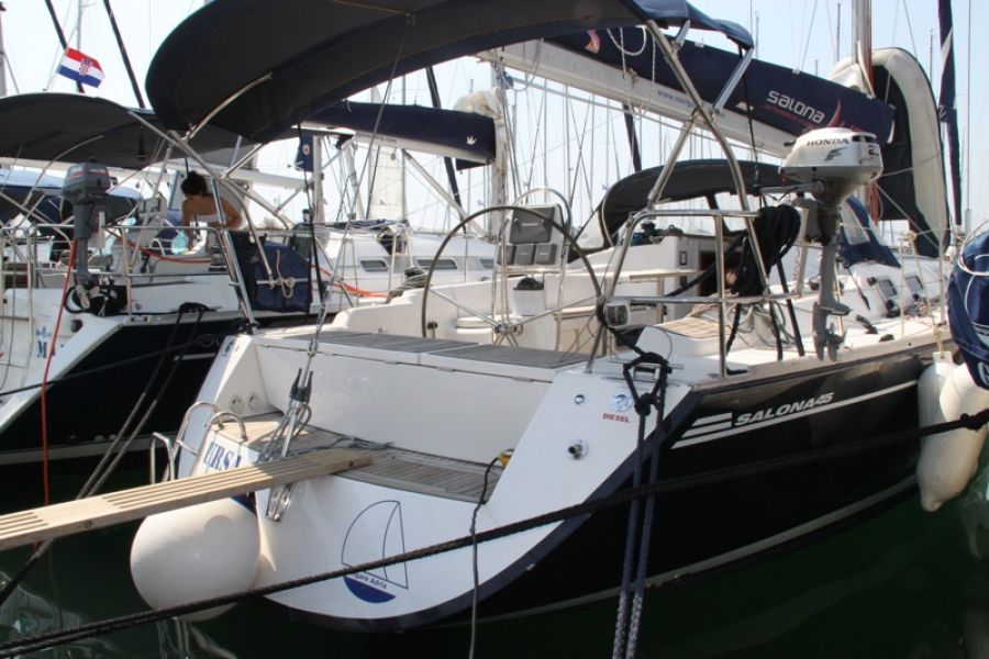Salona 45