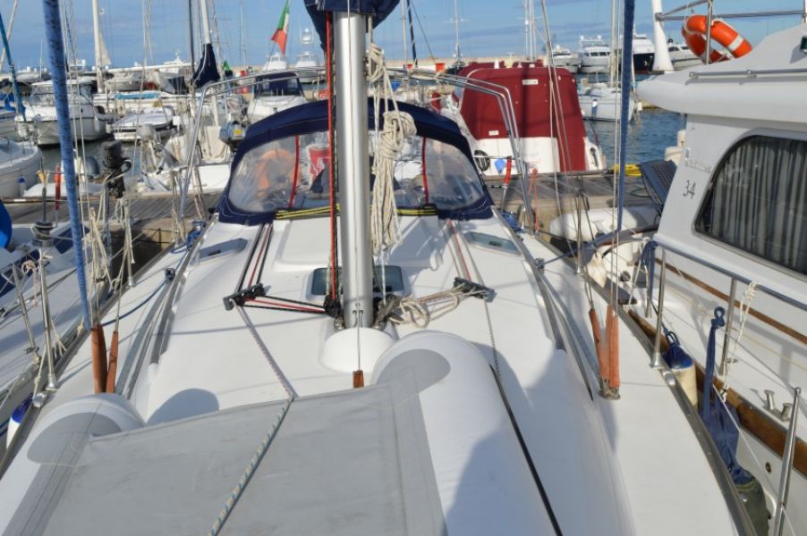 Sun Odyssey 35